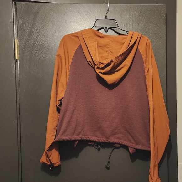 Buckle Cropped jacket, maroon and burnt orange - Picture 2 of 2